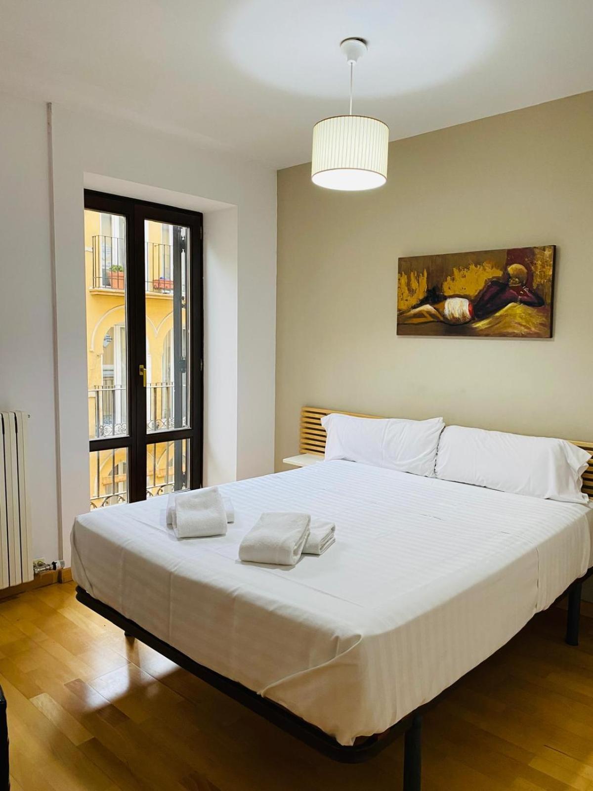 Apartamentos Zaragoza Coso Kültér fotó