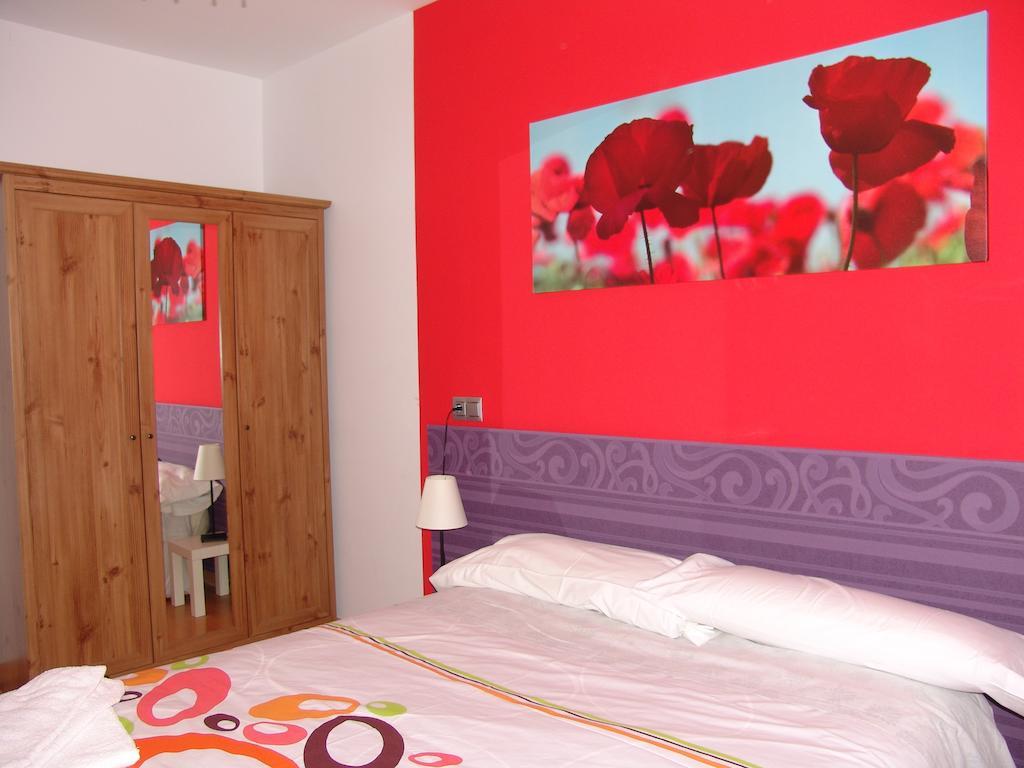 Apartamentos Zaragoza Coso Szoba fotó