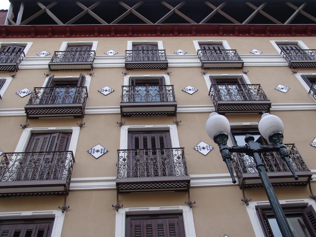 Apartamentos Zaragoza Coso Kültér fotó