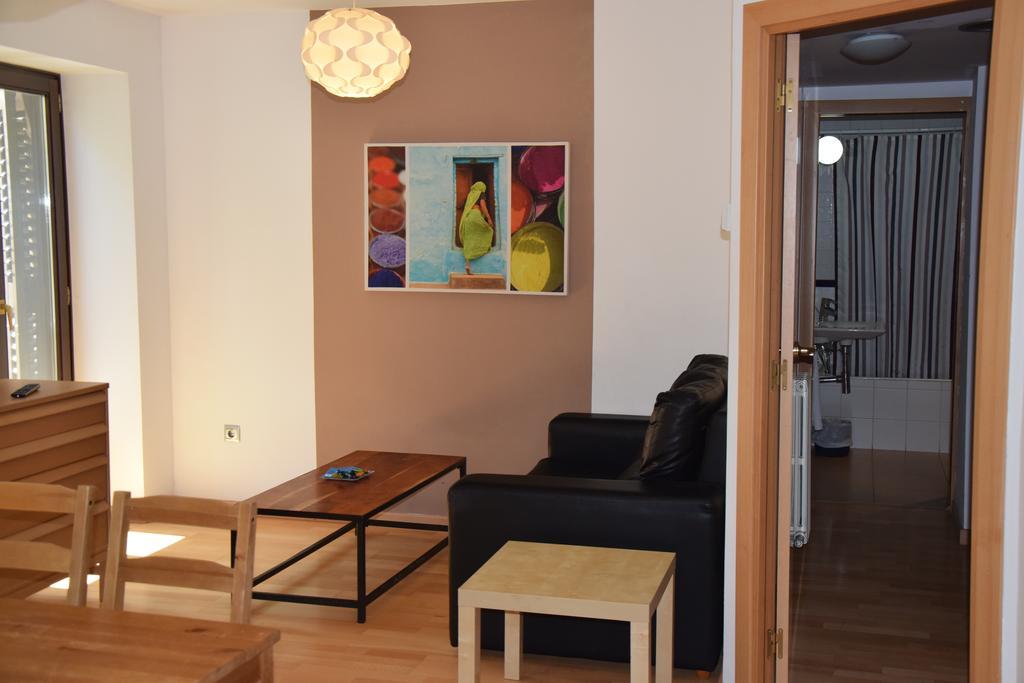 Apartamentos Zaragoza Coso Kültér fotó