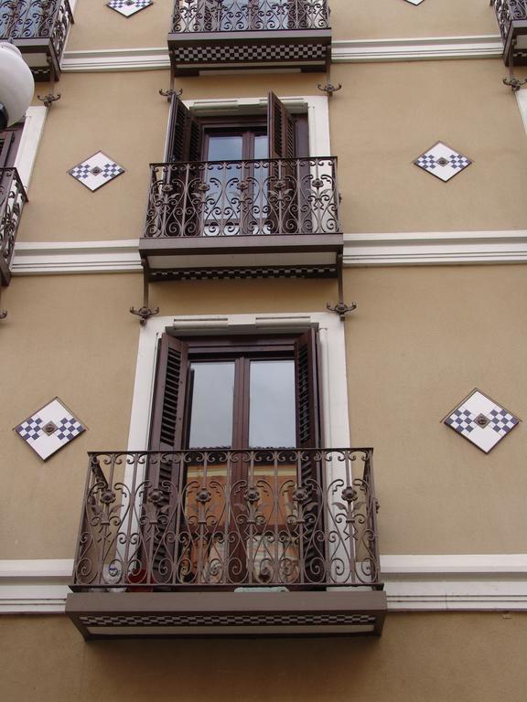 Apartamentos Zaragoza Coso Kültér fotó