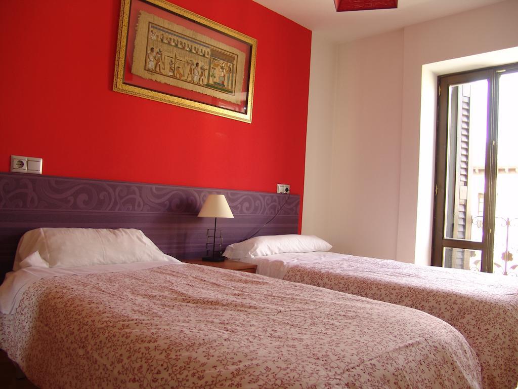 Apartamentos Zaragoza Coso Szoba fotó
